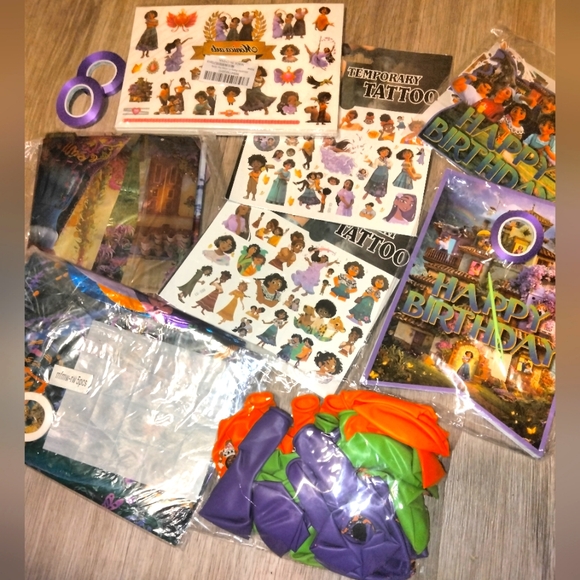 Encanto Birthday Party Supplies Bundle NWT - Picture 1 of 3